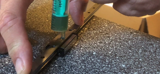 直線導(dǎo)軌滑塊的存放與潤(rùn)滑常識(shí)